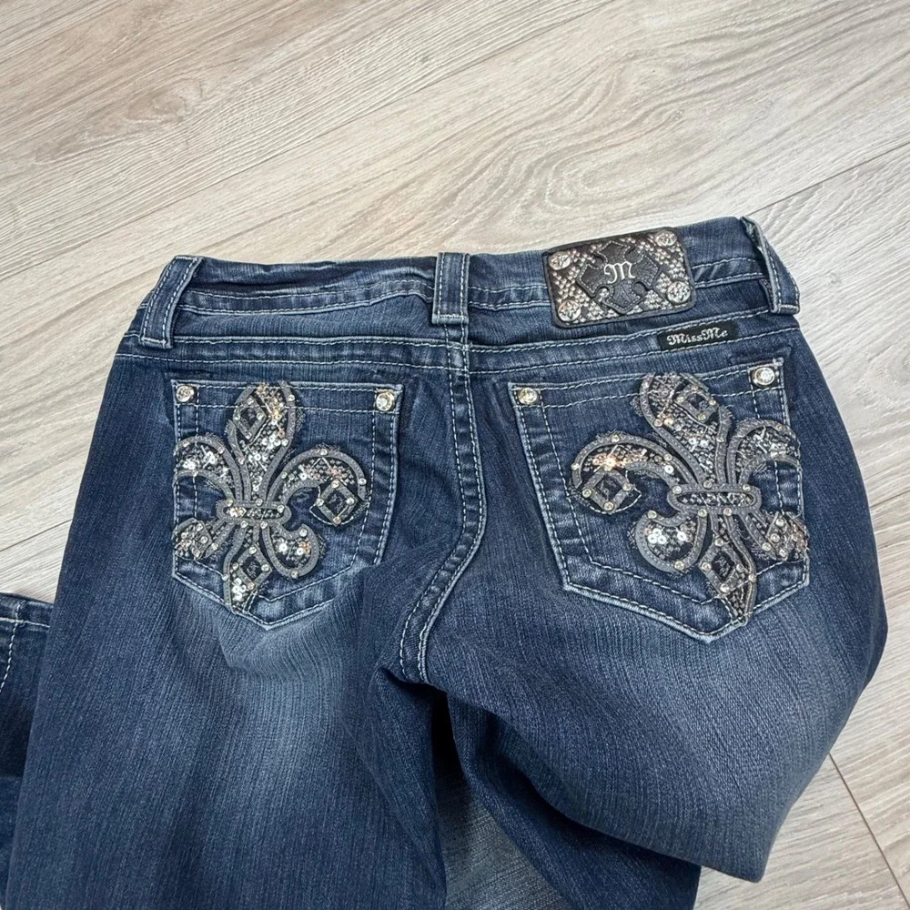 Buckle Miss‎ Me Womens Mid Rise Skinny Jeans Dark Wash Fleur De Lis Size 28